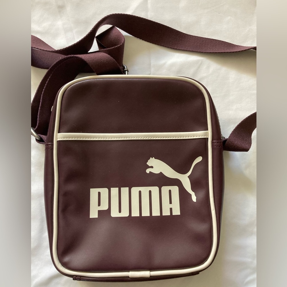 NWOT classic Puma crossbody bag.